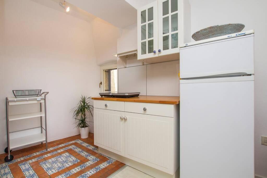 לאבין Comfortable Studio In Old Town מראה חיצוני תמונה